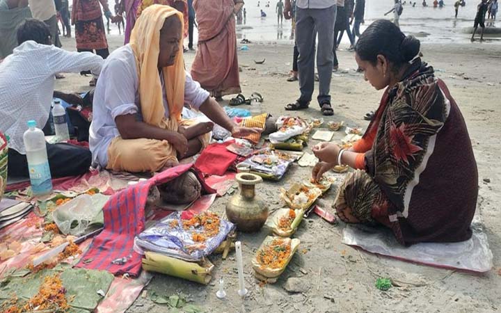 কুয়াকাটায় তীর্থযাত্রীদের ঢল